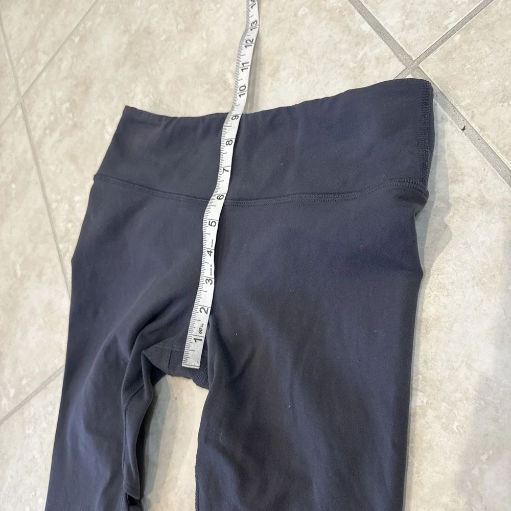 Alo Yoga Entwine Yoga Gray Leggings Size Small‎ Athleisure Gym Workout Athletic